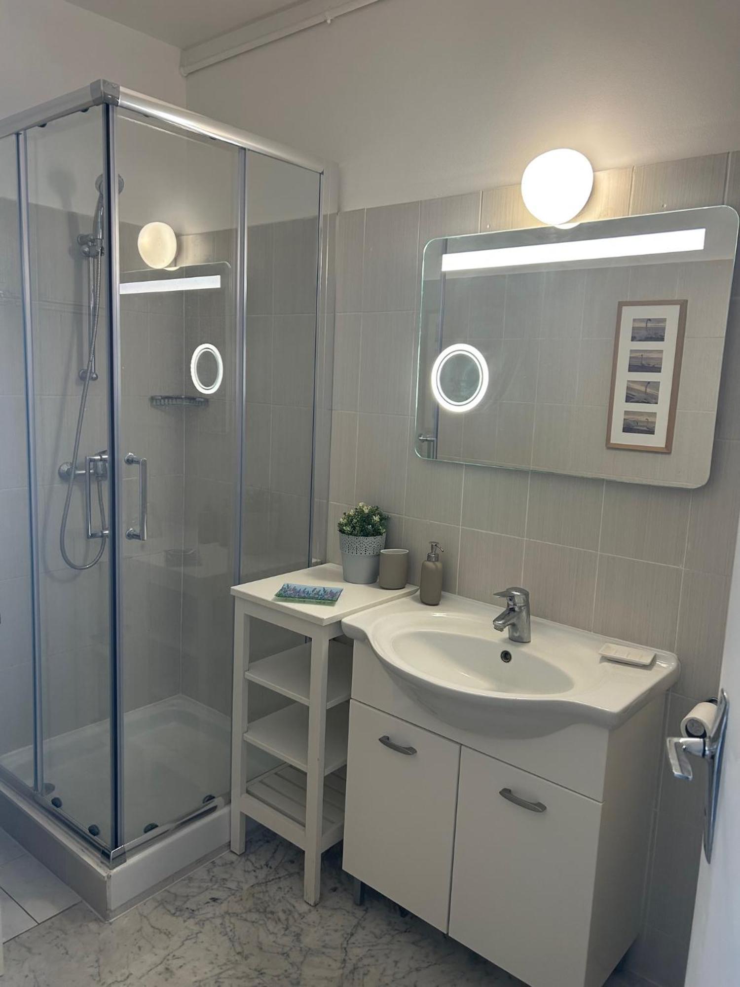 Apartment Superbe 2 Pieces Vue Mer, Piscine, Parking