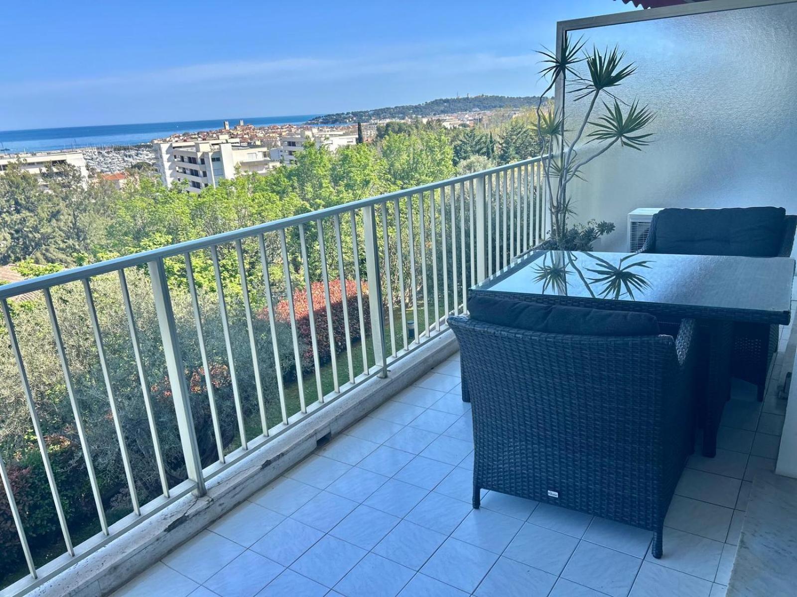 Apartment Superbe 2 Pieces Vue Mer, Piscine, Parking *