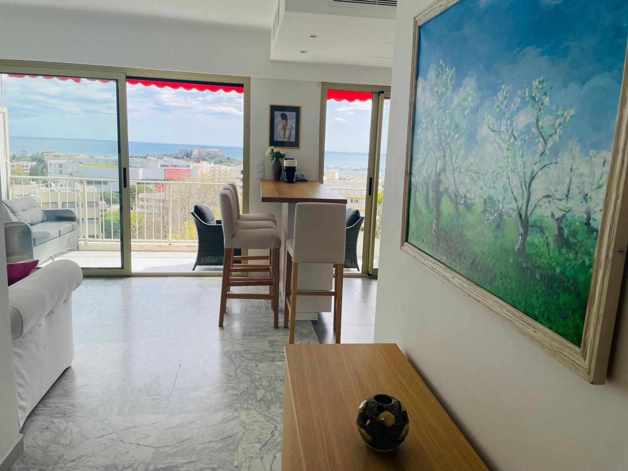 Superbe 2 Pieces Vue Mer, Piscine, Parking * Antibes
