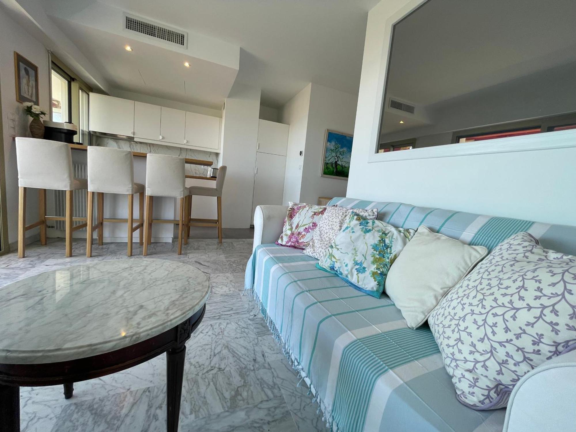 Superbe 2 Pieces Vue Mer, Piscine, Parking *