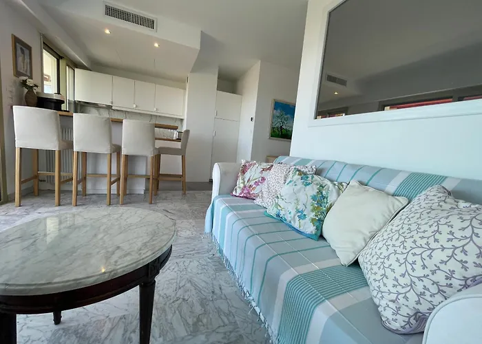 Superbe 2 Pieces Antibes Vue Mer, Piscine, Parking