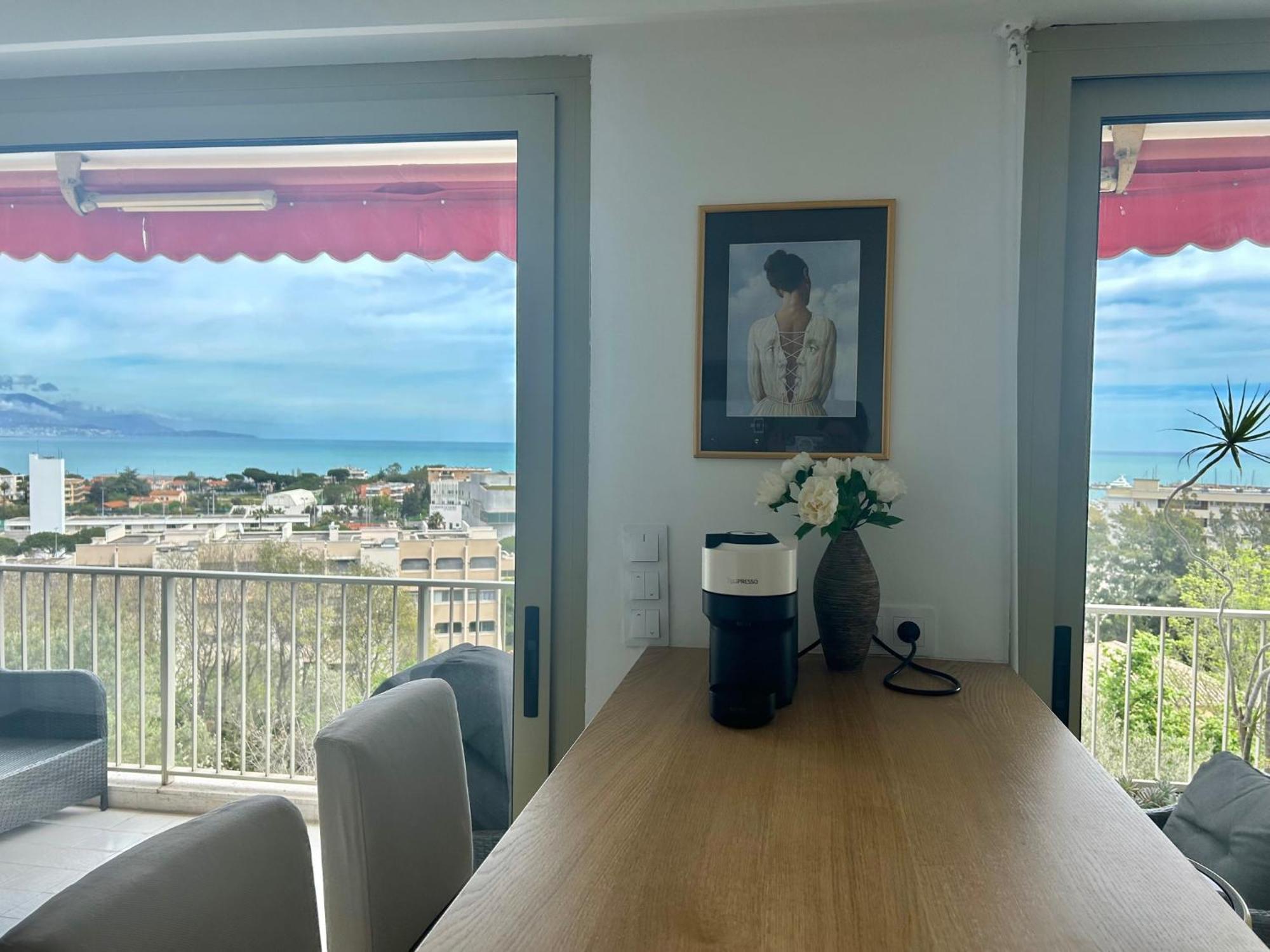 Superbe 2 Pieces Vue Mer, Piscine, Parking *