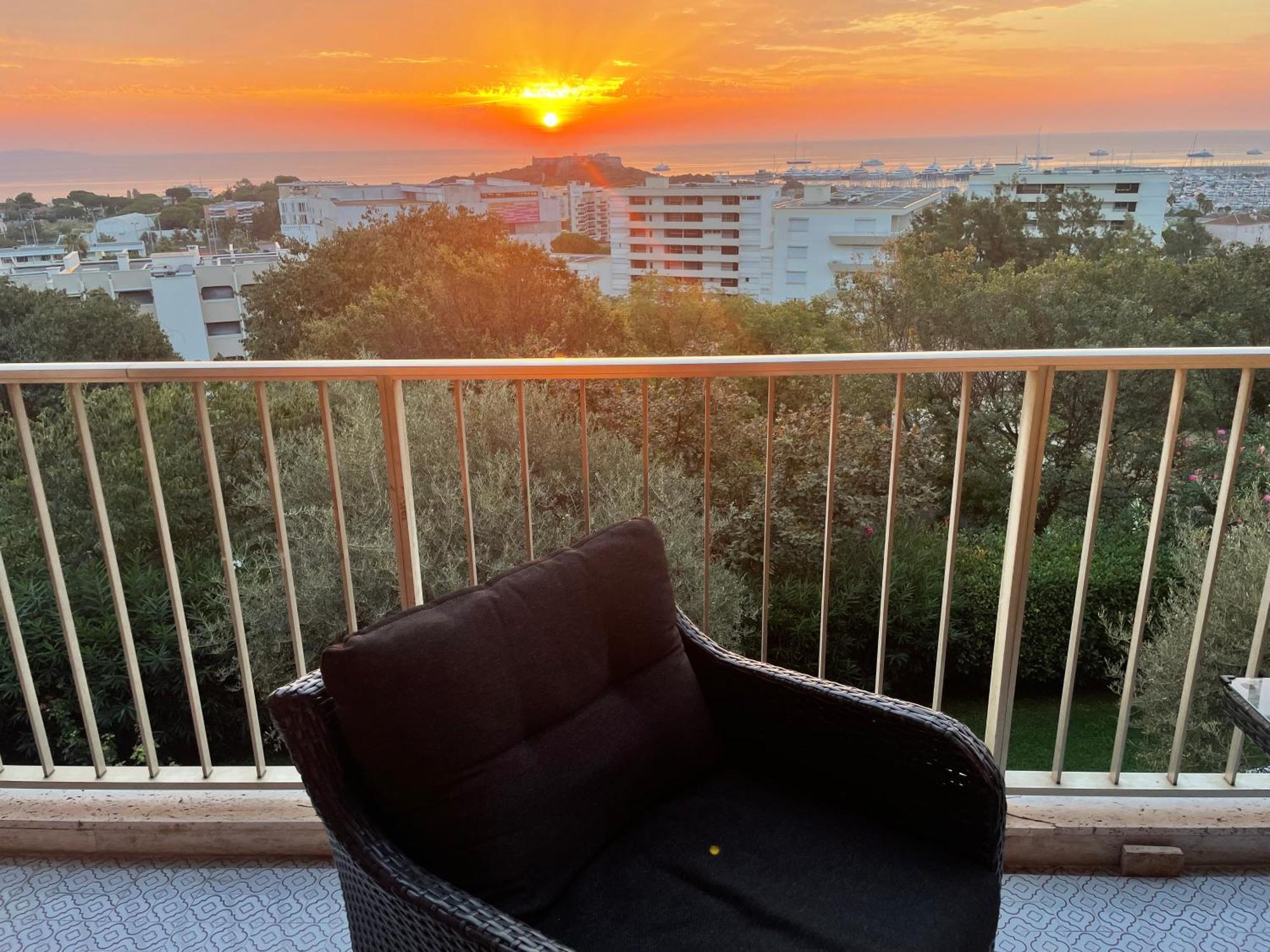 Appartement Superbe 2 Pieces Vue Mer, Piscine, Parking