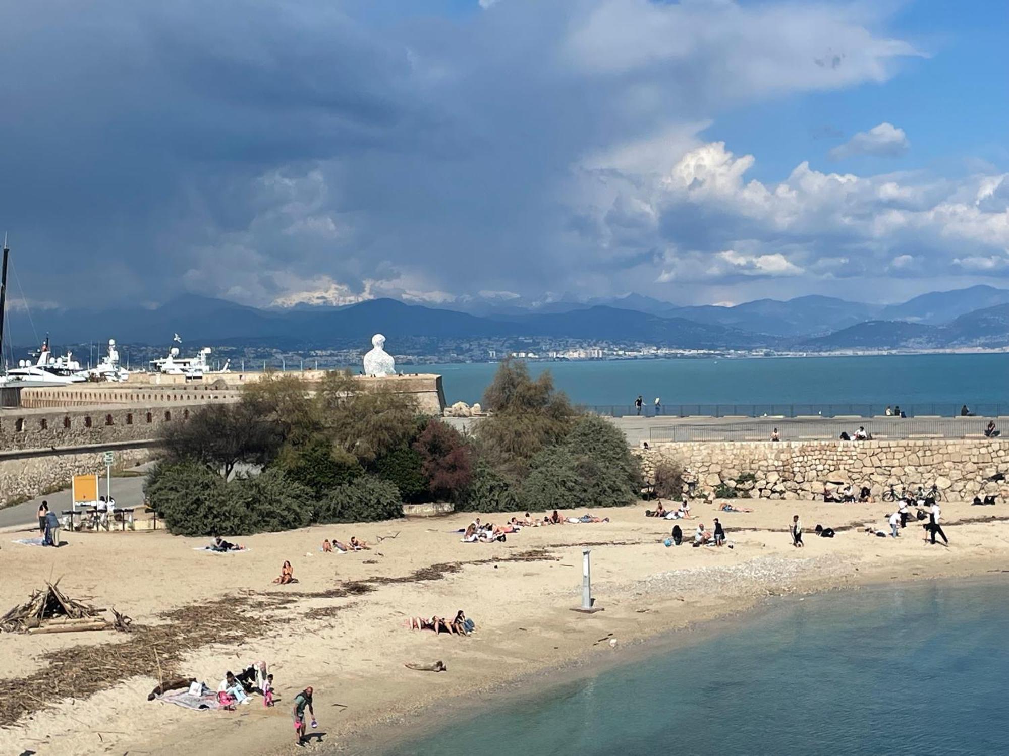 Superbe 2 Pieces Vue Mer, Piscine, Parking *